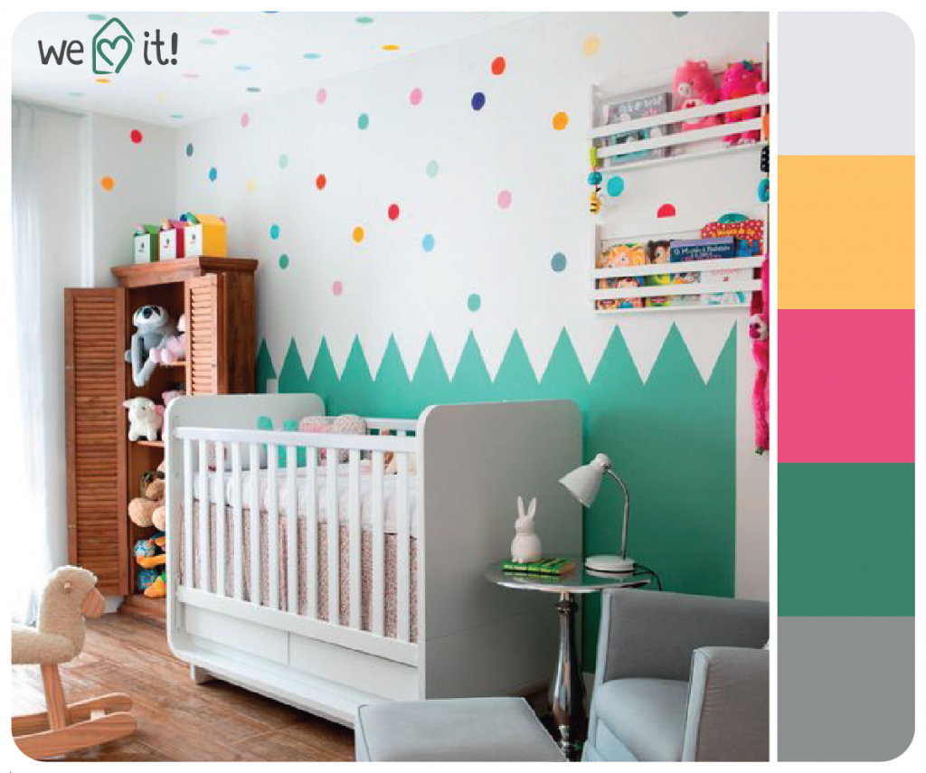 As bolinhas coloridas trouxeram vida e charme pra esse quarto de bebê!