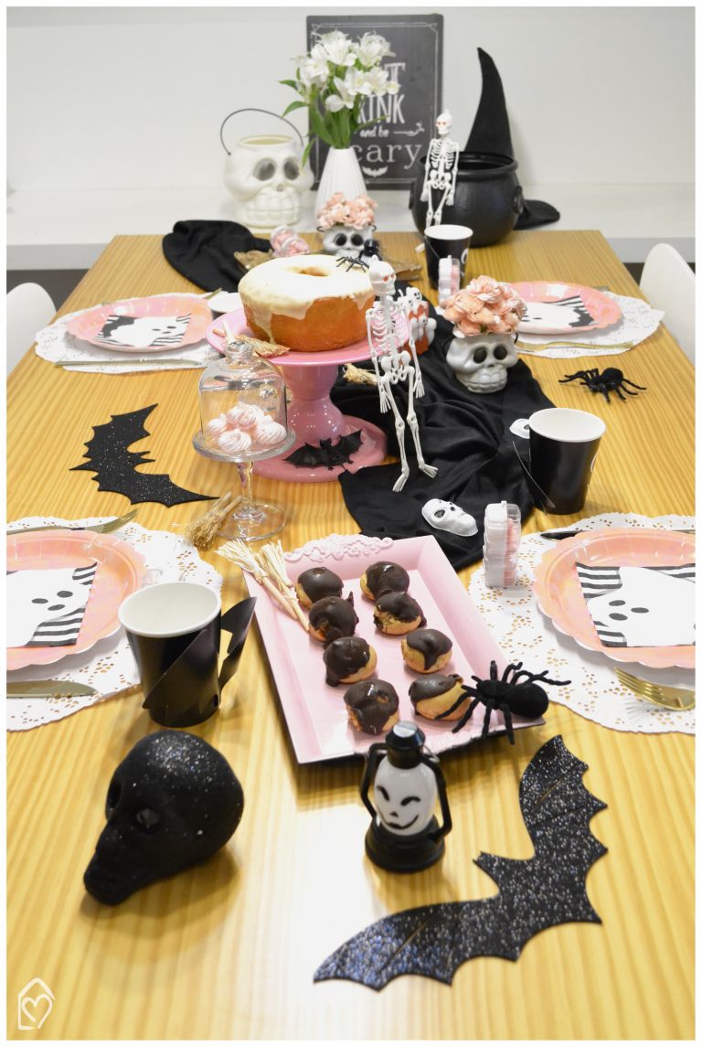 Mesa café da tarde para o Halloween