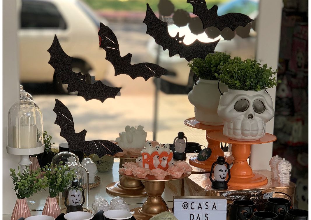 Mesa de doces para o Halloween