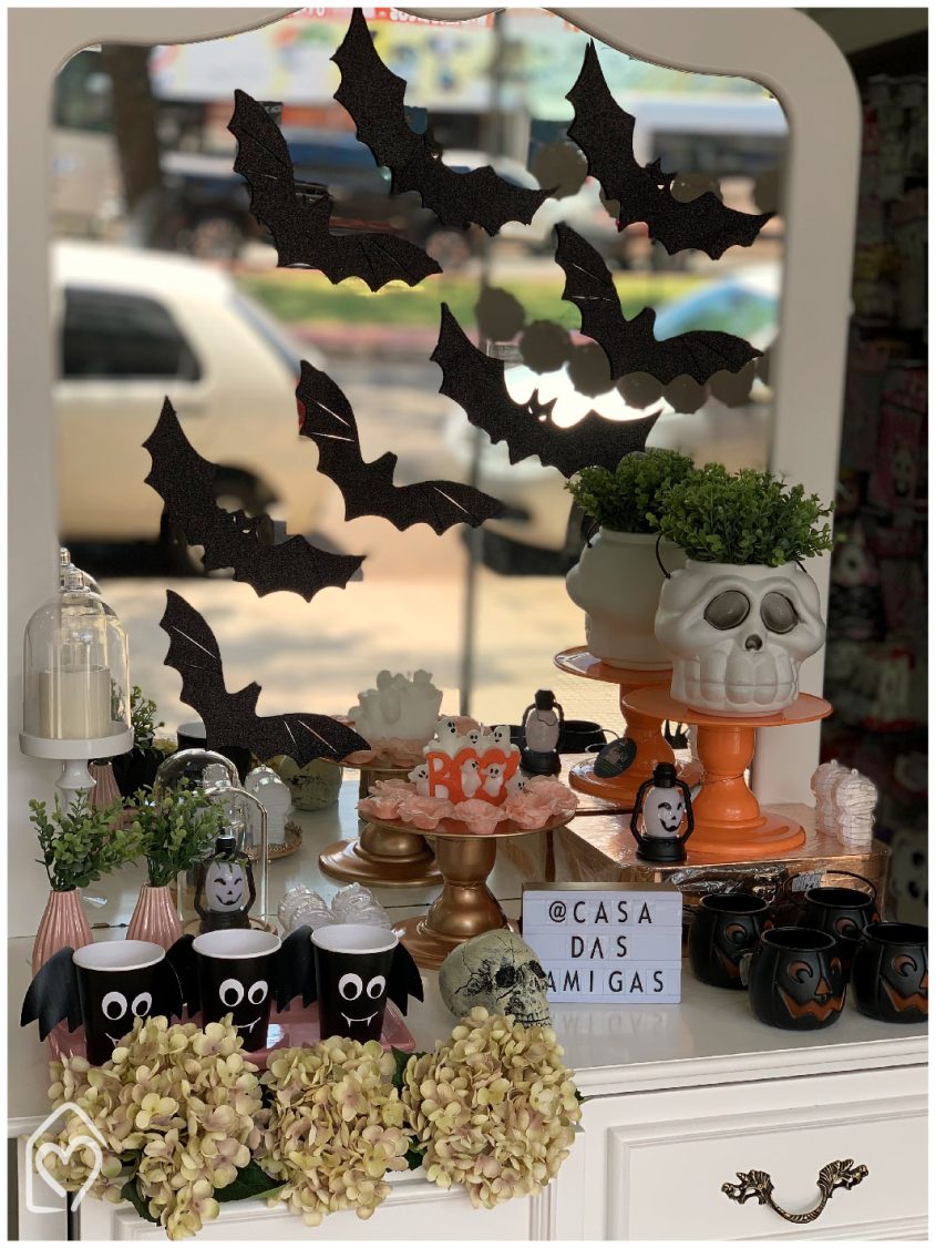 Mesa de doces para o Halloween