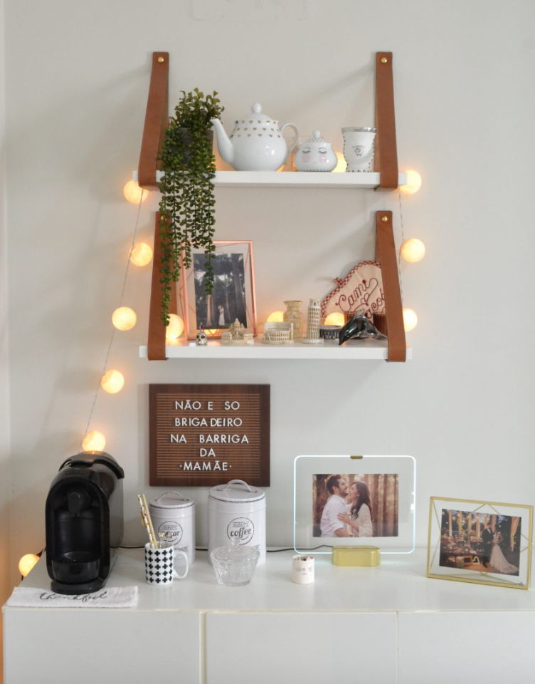 5 tips for decorating bookcases and shelves